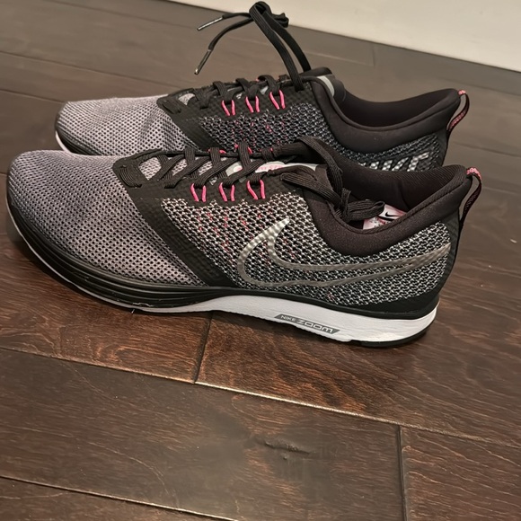 Nike women’s zoom strike NIB 12 - Picture 12 of 13